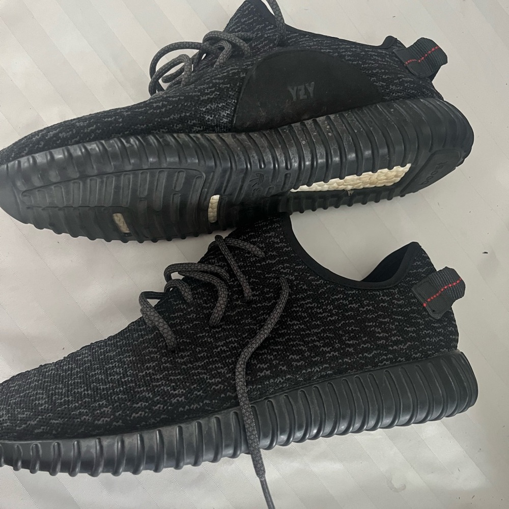YEEZY BOOST 350 'PIRATE BLACK' 2023 - Men’s 11 - Picture 2 of 8